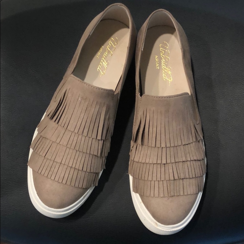 Ariat Unbrided Bliss Slip Ons size 7.5 Taupe/Suede